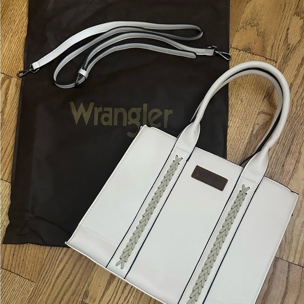 Wrangler Cream Tote with Olive Accents